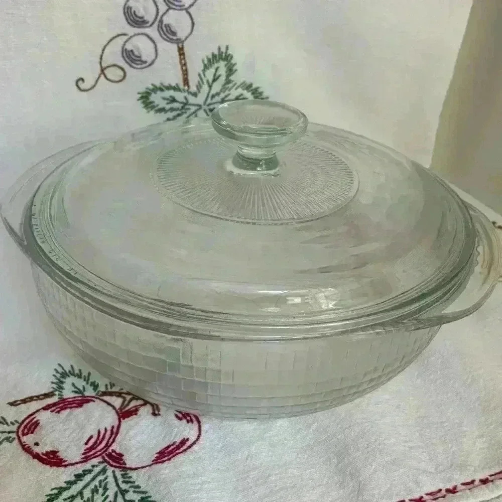 Vintage Pyrex clear Basket Weave textured glass casserole dish with lid